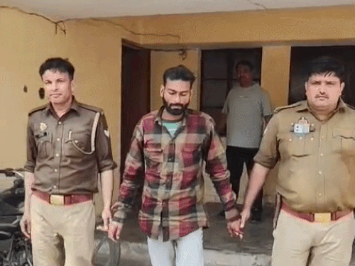 जिला कारागार पहुंचा प्रदीप गहन निगरानी में, BP 180 पार:  मानसिक रूप से अस्वस्थ होने के कारण चिकित्सक कर रहे देखरेख, काउंसलिंग कराई गई शुरु – Meerut News