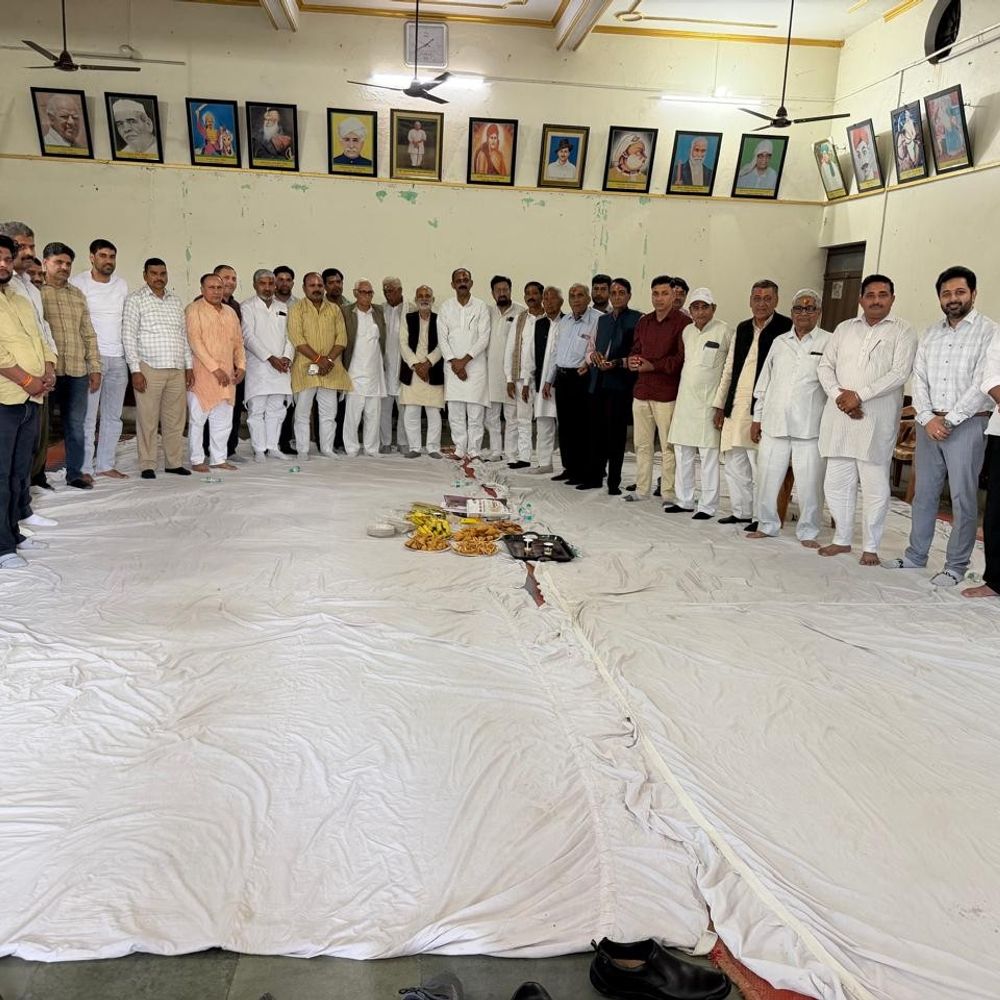 बागपत में जिला जाट महासभा कार्यालय में आयोजित बैठक:कार्रवाई न होने पर नाराजगी, 9 मार्च को डीएम से मुलाकात का ऐलान