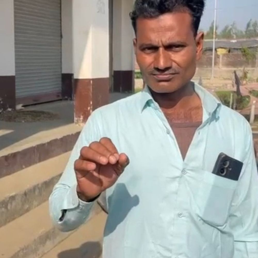 बदायूं में पशुपालक ने बीमार भैंस के लिए किया कॉल:तकनीकी गड़बड़ी की वजह से घर पहुंची डायल- 112