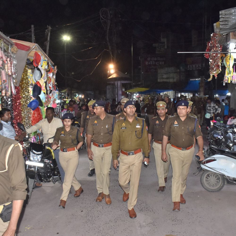 होली पर ड्रिंक ड्राइव करने वालों को लेकर प्रशासन अलर्ट:मैनपुरी पुलिस ने चौराहों पर चलाया चेकिंग अभियान, फर्राटा भरने वालों को चेतावनी