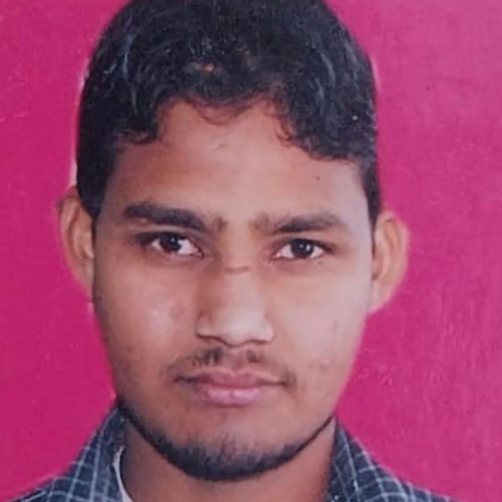 संभल के आगरा-मुरादाबाद हाईवे पर अलीगढ़ के युवक की मौत:ननिहाल से लौटते समय ट्रक ने मारी टक्कर, नाराज छोटे भाई को बुलाने आया था