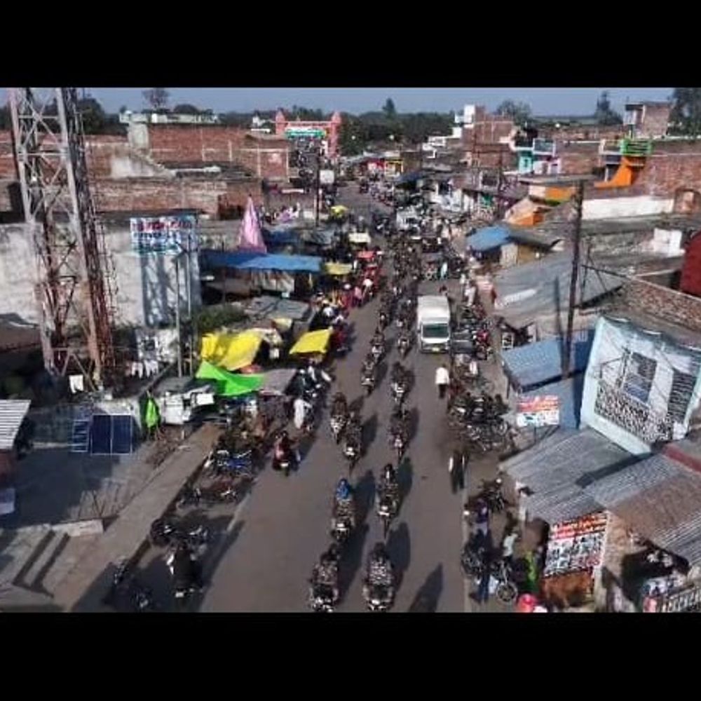 मोहाना पुलिस ने दंगा नियंत्रण ड्रिल की:होली-रमजान से पहले संवेदनशील इलाकों में ड्रोन से निगरानी