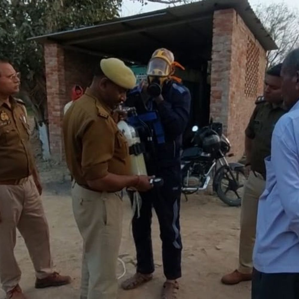 प्रतापगढ़ के कोल्ड स्टोरेज में अमोनिया रिसाव:आसपास के लोगों को सांस लेने में दिक्कत, दमकल कर्मियों ने वाल्व बंद कर टाली बड़ी दुर्घटना