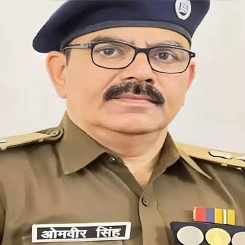 बलिया एसपी ने 11 यातायात कर्मियों का किया तबादला:कानून-व्यवस्था और सुगम ट्रैफिक संचालन के लिए फैसला