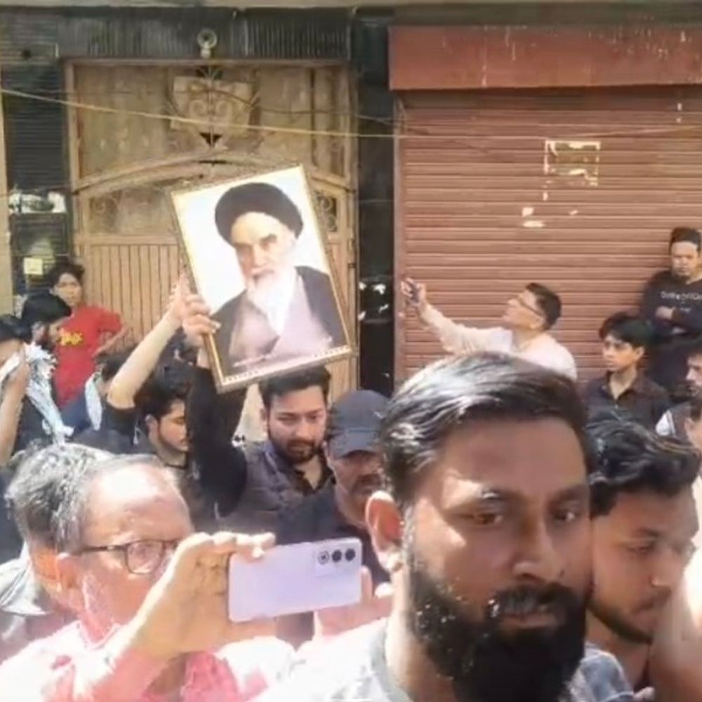 सहारनपुर में खामेनेई की मौत पर शिया समुदायों का प्रदर्शन:पुलिस ने जुलूस को आधे रास्ते से लौटाया, महिलाएं भी शामिल हुईं