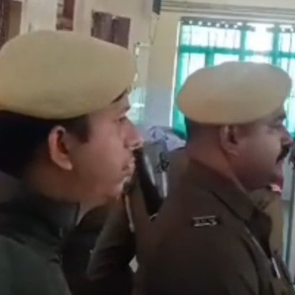 अंबेडकरनगर में मामूली विवाद पर चली गोली, युवक घायल:पुलिस ने चार आरोपियों को हिरासत में लिया, पिस्टल बरामद