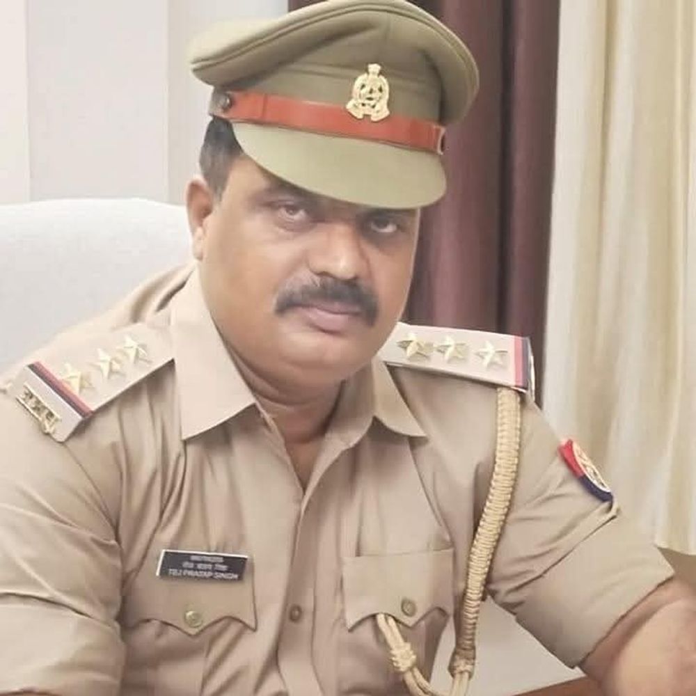 गोंडा में कौड़िया थाना अध्यक्ष तेज प्रताप सिंह हटाए गए:जितेंद्र सिंह बनाए गए नए थाना अध्यक्ष, तेज प्रताप सिंह विशेष जांच प्रकोष्ठ प्रभारी नियुक्त।