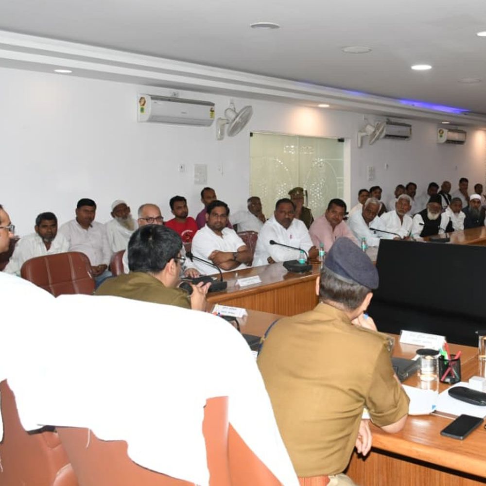 बागपत में त्योहारों से पहले सुरक्षा बैठक:एसपी सूरज राय ने असामाजिक तत्वों को चेतावनी दी