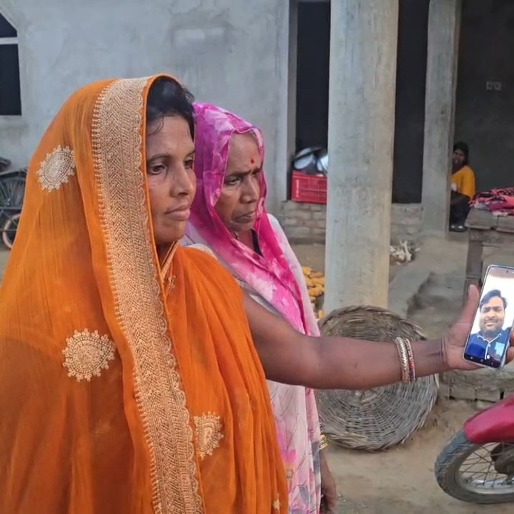 युद्ध बीच फंसे गोंडा के लोग, सुरक्षित वापसी की मांग:सायरन बजते ही बंकरों में छिप रहे भारतीय, एयरपोर्ट से रूम पर भेजा गया