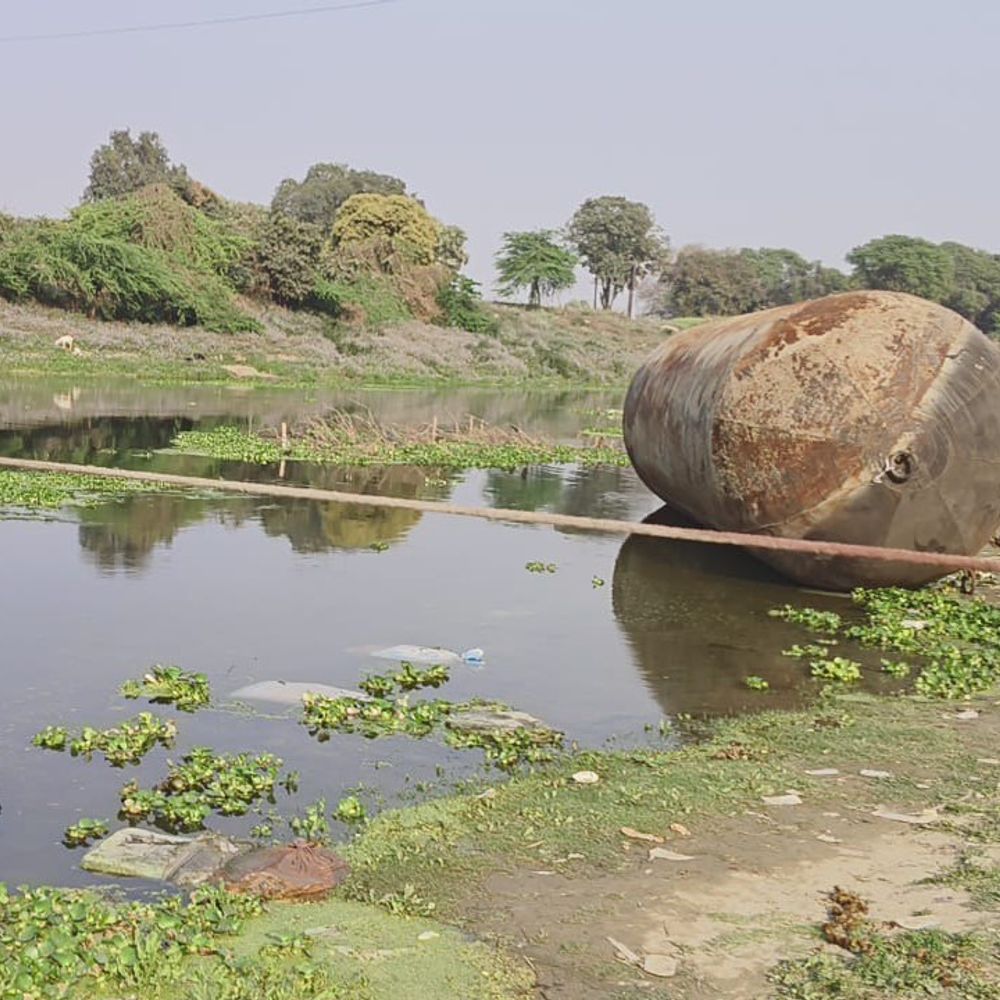 मऊ में तमसा नदी पर पीपा पुल का होगा निर्माण:60 लाख की लागत से 30 हजार की आबादी को मिलेगी राहत