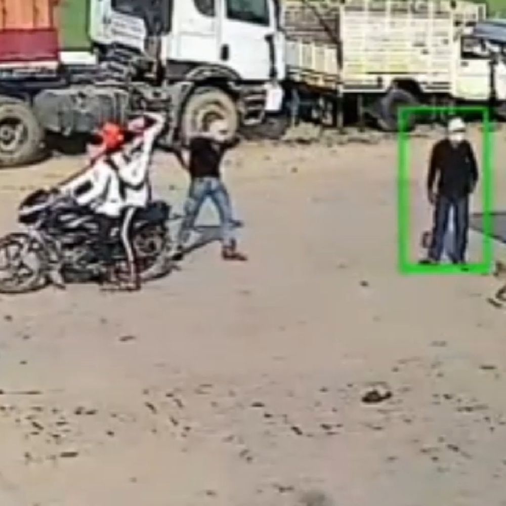 देवरिया में पेट्रोल पंप संचालकों की सांकेतिक हड़ताल:सुरक्षा व्यवस्था को लेकर जताया विरोध, अनिश्चितकालीन हड़ताल की चेतावनी