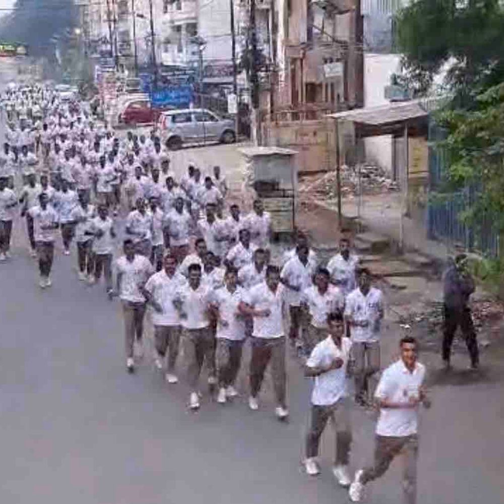 कानपुर में PAC कॉन्स्टेबल की 10 km क्रॉस कंट्री दौड़:490 जवानों की अंतिम शारीरिक दक्षता परीक्षा संपन्न, वीडियोग्राफी से निगरानी रही