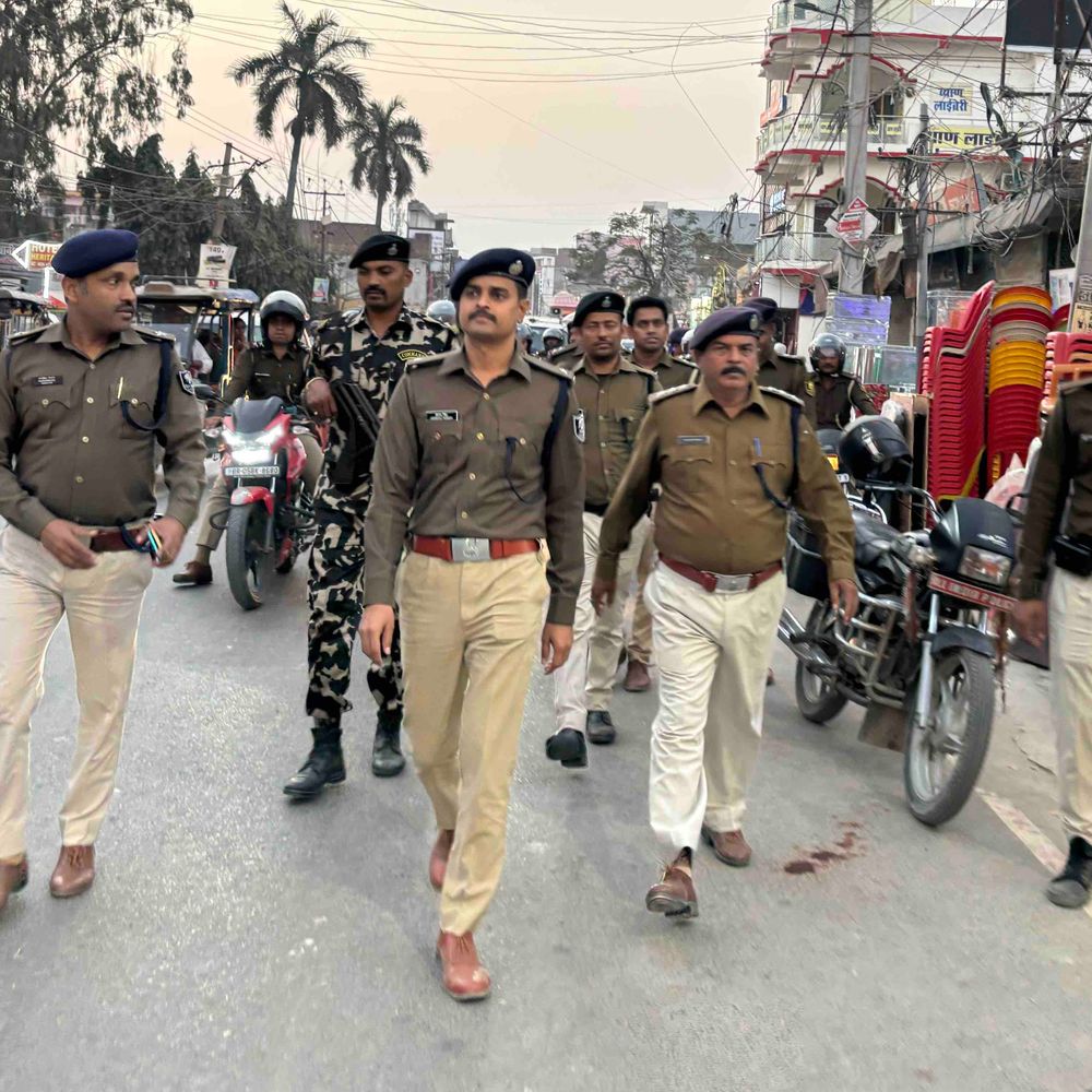 मोतिहारी में होली से पहले सुरक्षा चाक-चौबंद:  होलिका दहन की पूर्व संध्या पर सभी थानों में फ्लैग मार्च, अफवाह फैलाने वालों पर सख्ती की चेतावनी – Motihari (East Champaran) News