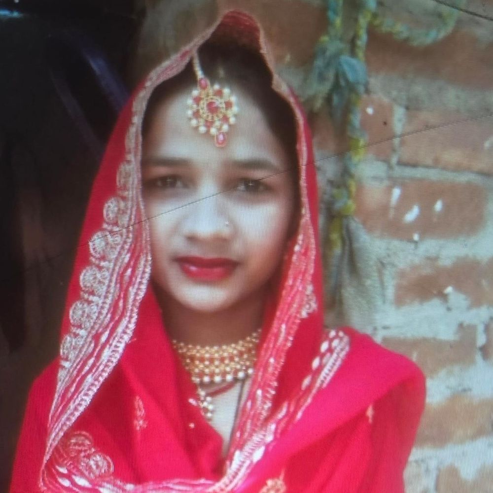 मुस्लिम युवक के साथ रह रही युवती की संदिग्ध मौत:हमीरपुर में आधार कार्ड से हिंदू पहचान सामने आई, पुलिस निगरानी में अंतिम संस्कार