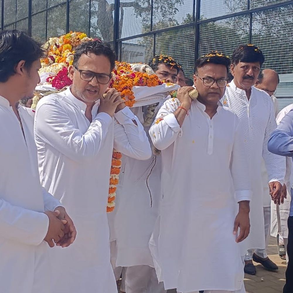 पद्मश्री डॉ. बीके जैन पंचतत्व में विलीन:चित्रकूट में राजकीय सम्मान के साथ अंतिम संस्कार, हजारों ने दी विदाई