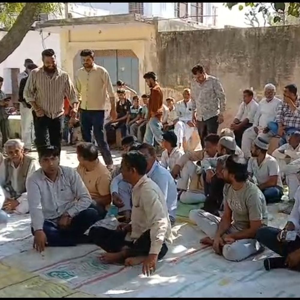 शामली में गांव के नाम को लेकर महापंचायत:टोल प्लाजा पर नाम लगाने की मांग, ग्रामीणों ने प्रशासन को दी छह दिन की मोहलत दी