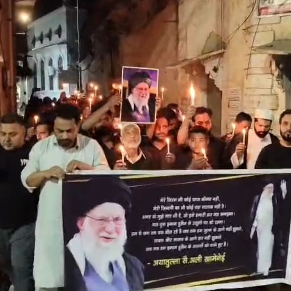 बहराइच में शिया समुदाय ने निकाला कैंडल मार्च:ईरान के सर्वोच्च नेता खामेनेई की मौत पर विरोध प्रदर्शन, केंद्र से दखल की मांग