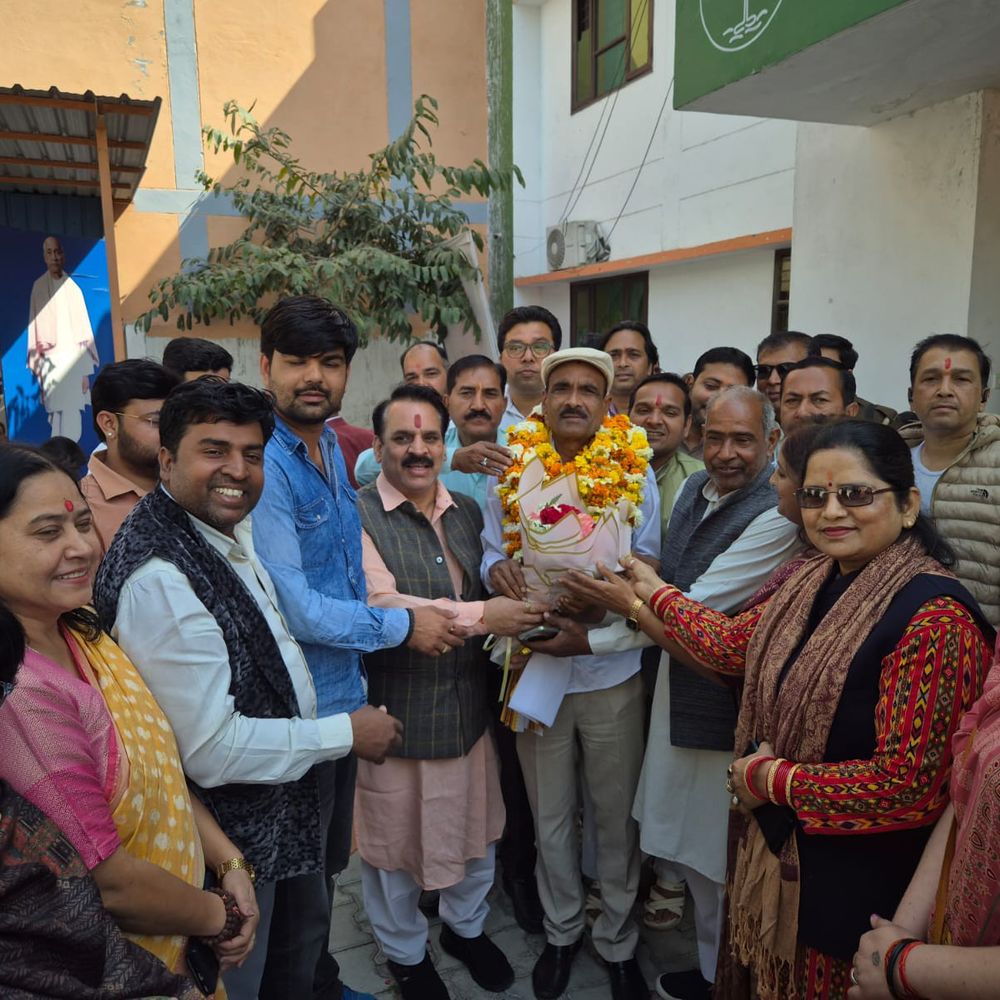 उदयगिरि गोस्वामी तीसरी बार अमरोहा भाजपा जिलाध्यक्ष बने:जिला संगठन में बदलाव के दिए संकेत, कार्यकर्ताओं ने किया स्वागत