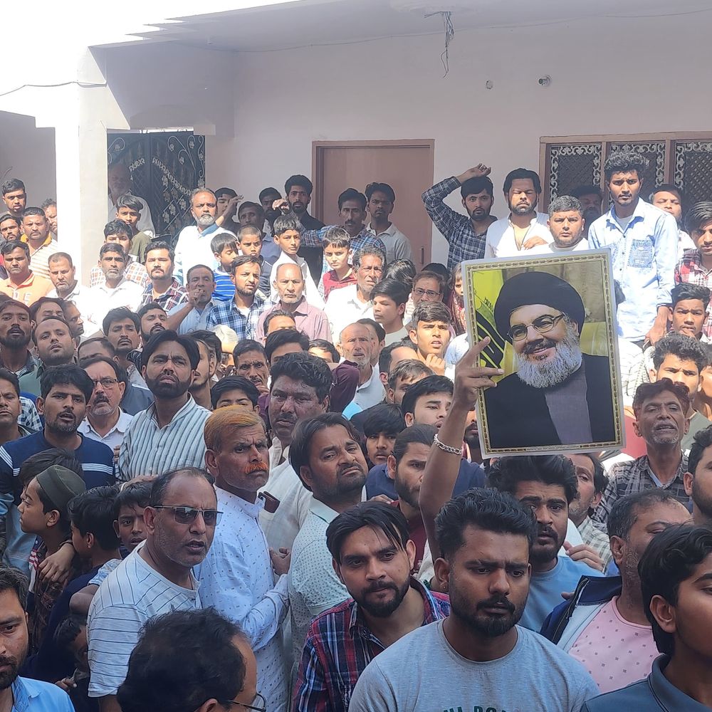 खामेनेई को शहीद का दर्जा देकर विरोध-प्रदर्शन:संभल में बाजार बंद कर इमामबाड़ा पर शोक जताया, पुरुष-महिलाएं रोती रहीं