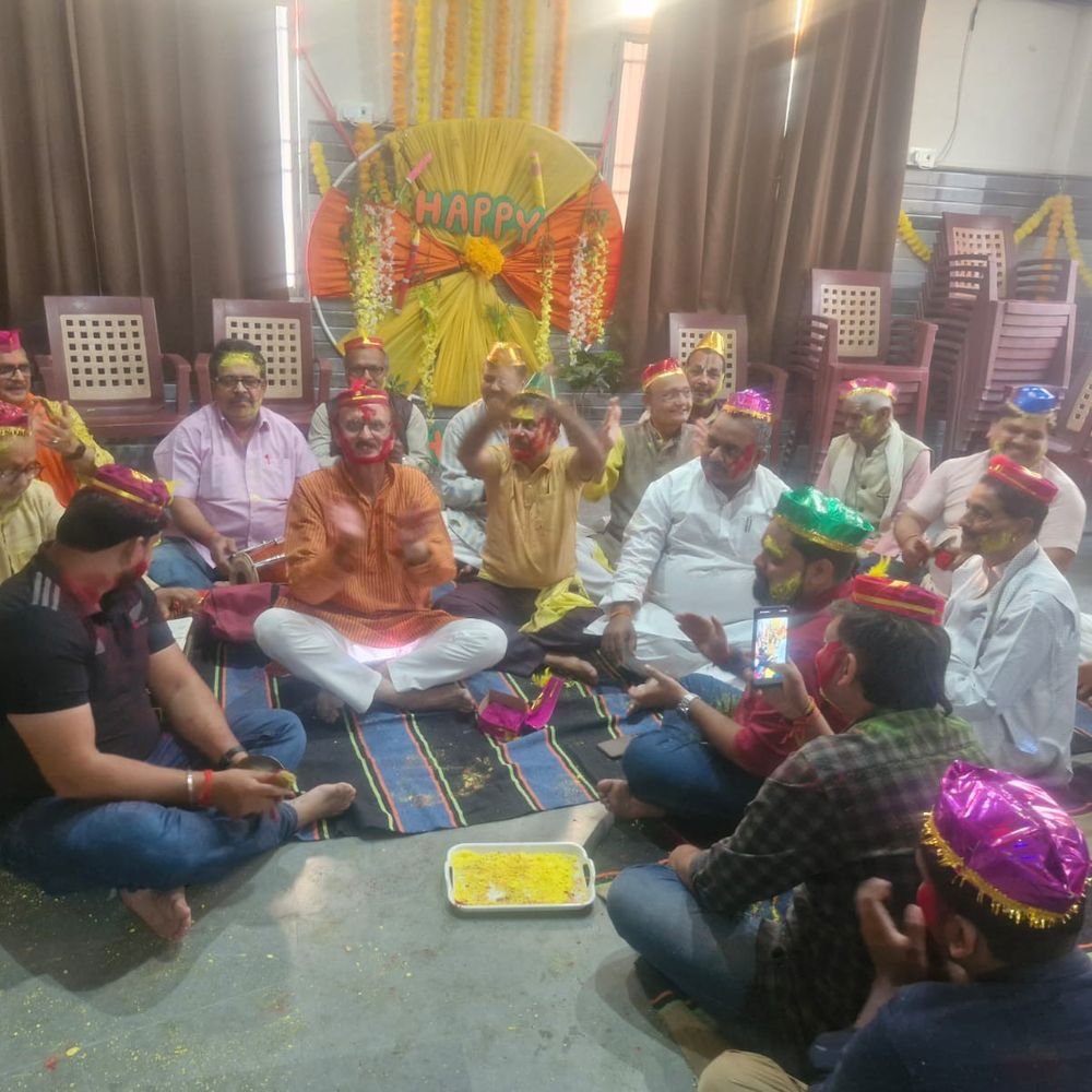 खगौल में शाकद्वीप समाज का होली मिलन समारोह:पारंपरिक गीतों पर झूमे लोग, भाईचारे का संदेश दिया