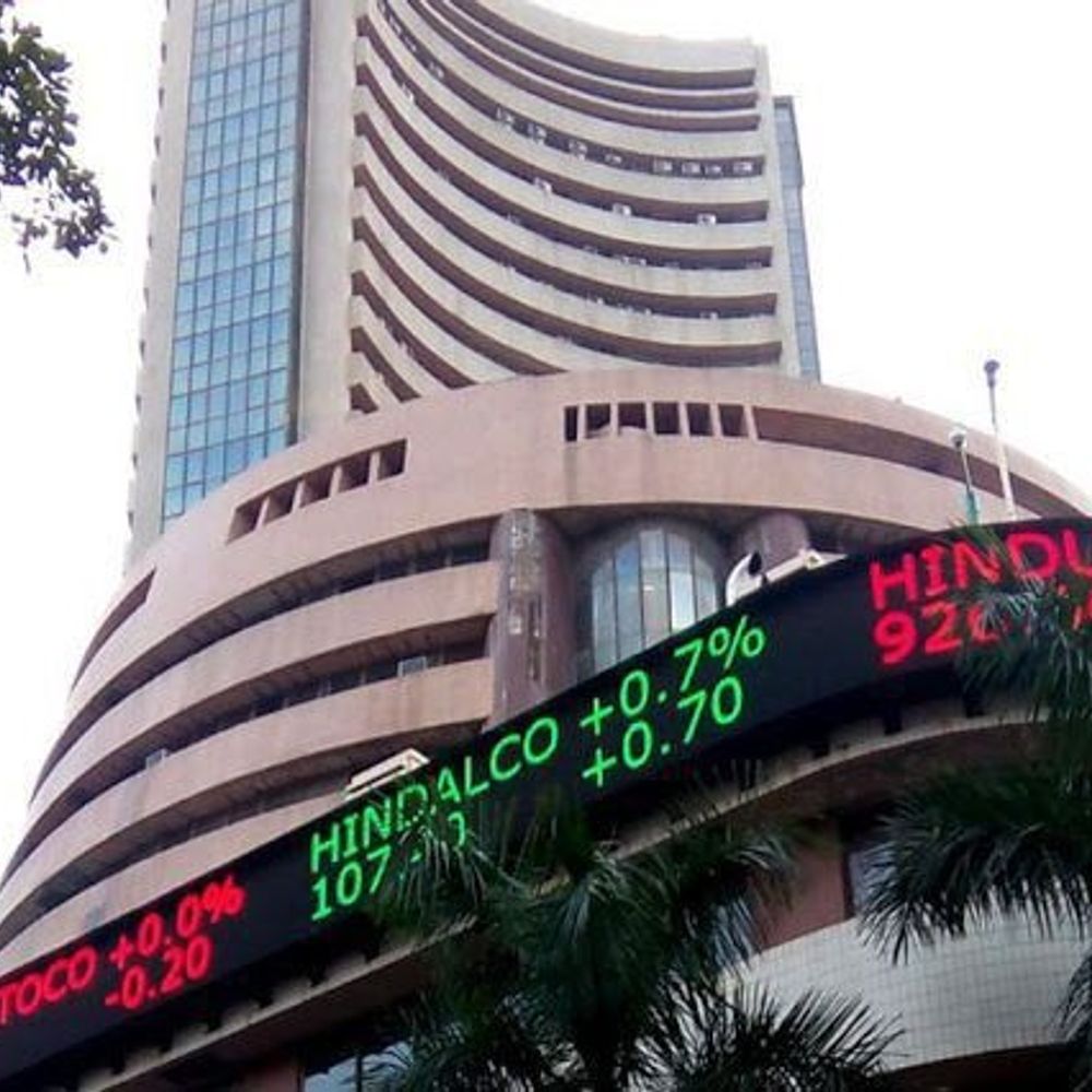 सेंसेक्स में 1000 अंक से ज्यादा की गिरावट:80000 पर कारोबार कर रहा, निफ्टी में भी 300 लुढ़का; ऑटो और एनर्जी शेयर्स टूटे