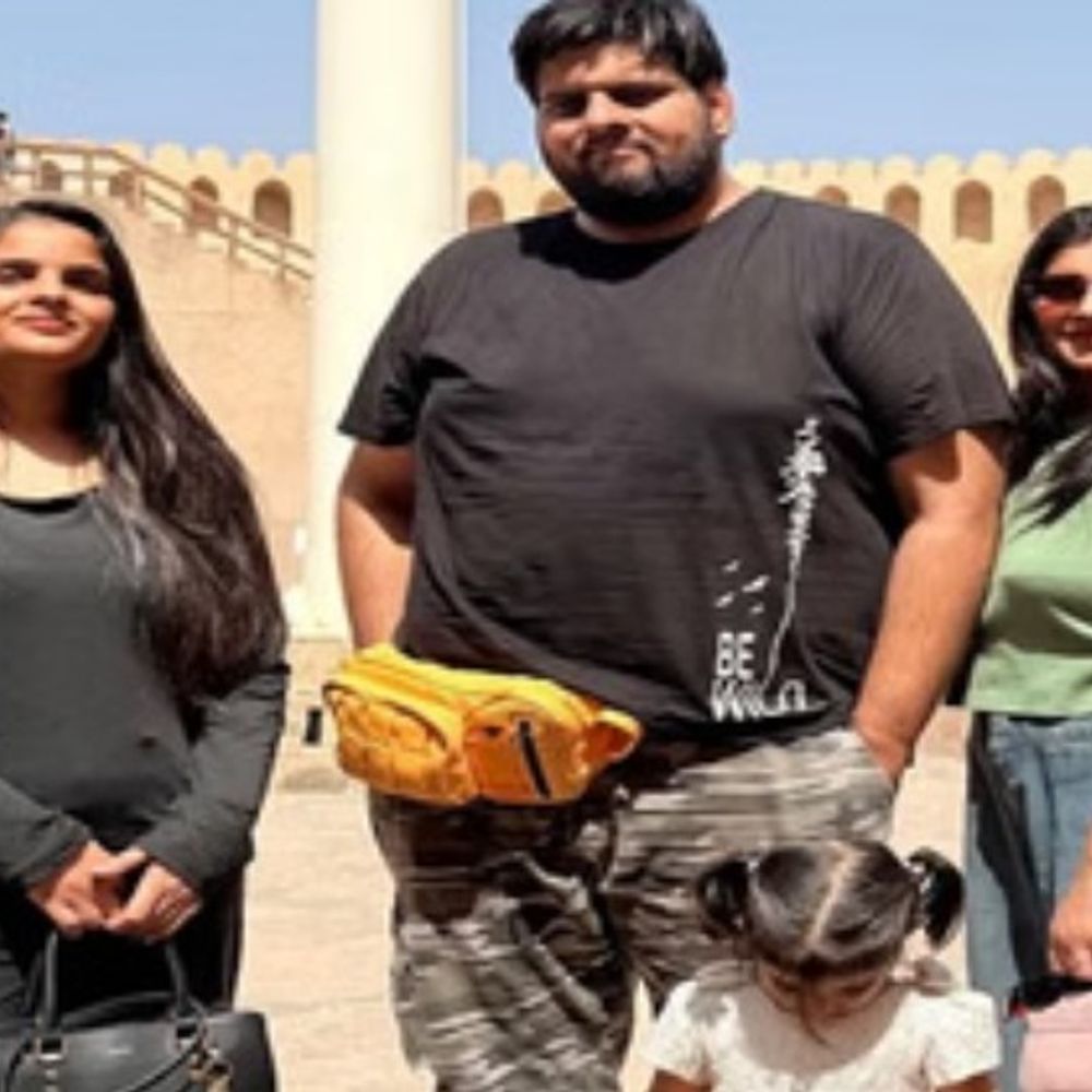 खाड़ी तनाव के बीच प्रवीण पोनिया ओमान में फंसे:अमेरिका-ईरान संघर्ष के कारण उड़ानें रद्द, परिवार के लोग चिंतित