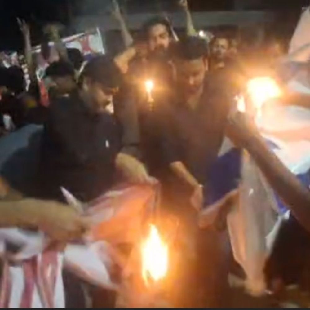 ईरान में हमले के बाद शिया समुदाय में तनाव:जालौन में कैंडल मार्च निकाला, प्रशासन ने सुरक्षा बढ़ाई