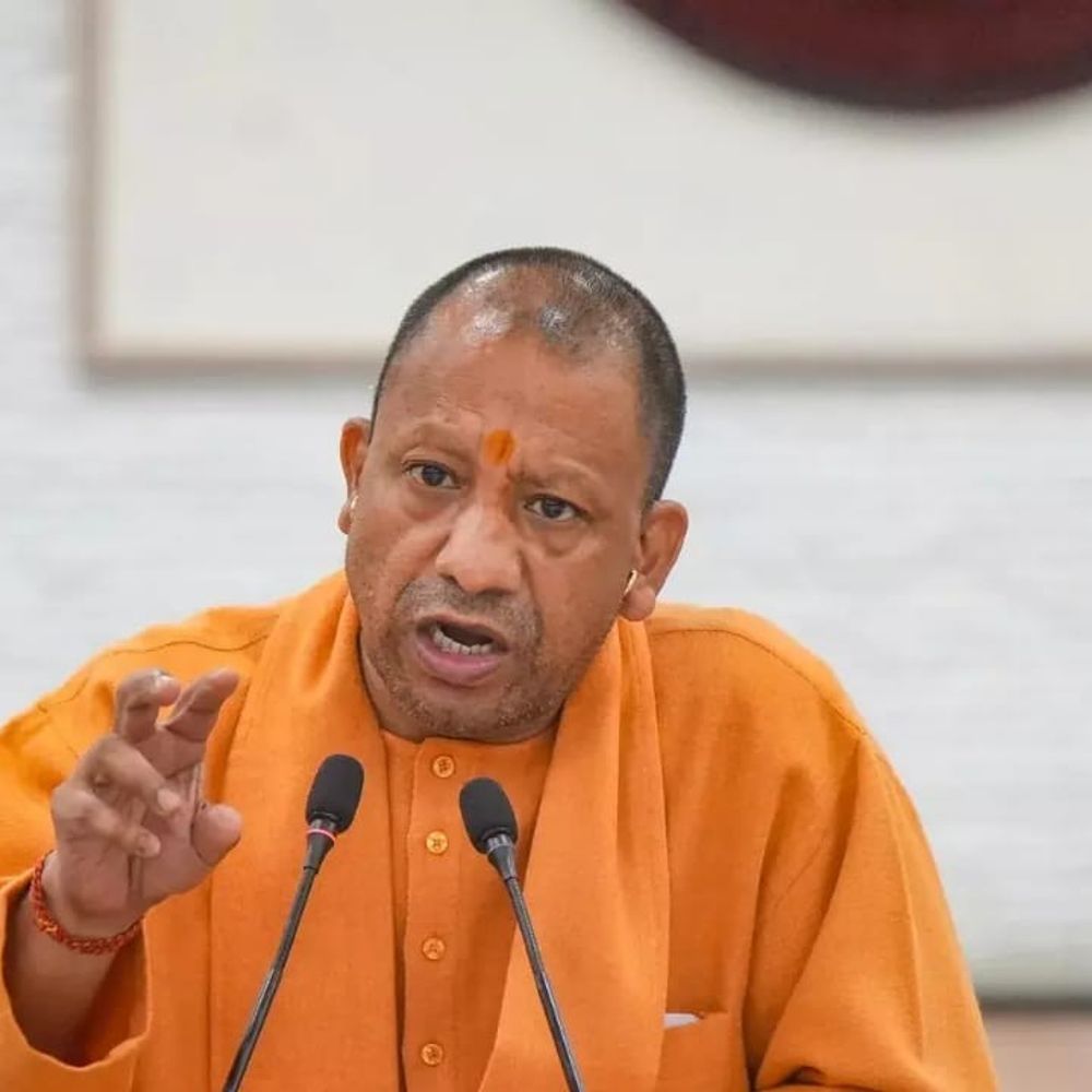 सीएम ने समीक्षा में परखी काशी के विकास की रफ्तार:पीएम विजिट के प्रोजेक्ट का देखा ब्लूप्रिंट, अपराधियों पर एक्शन का निर्देश