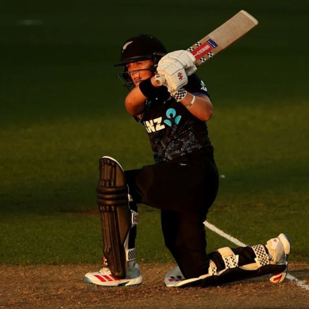 न्यूजीलैंड विमेंस का क्लीन स्वीप:जिम्बाब्वे को 10 विकेट से तीसरा टी-20 हराया; 65 रन का टारगेट छठे ओवर में चेज किया