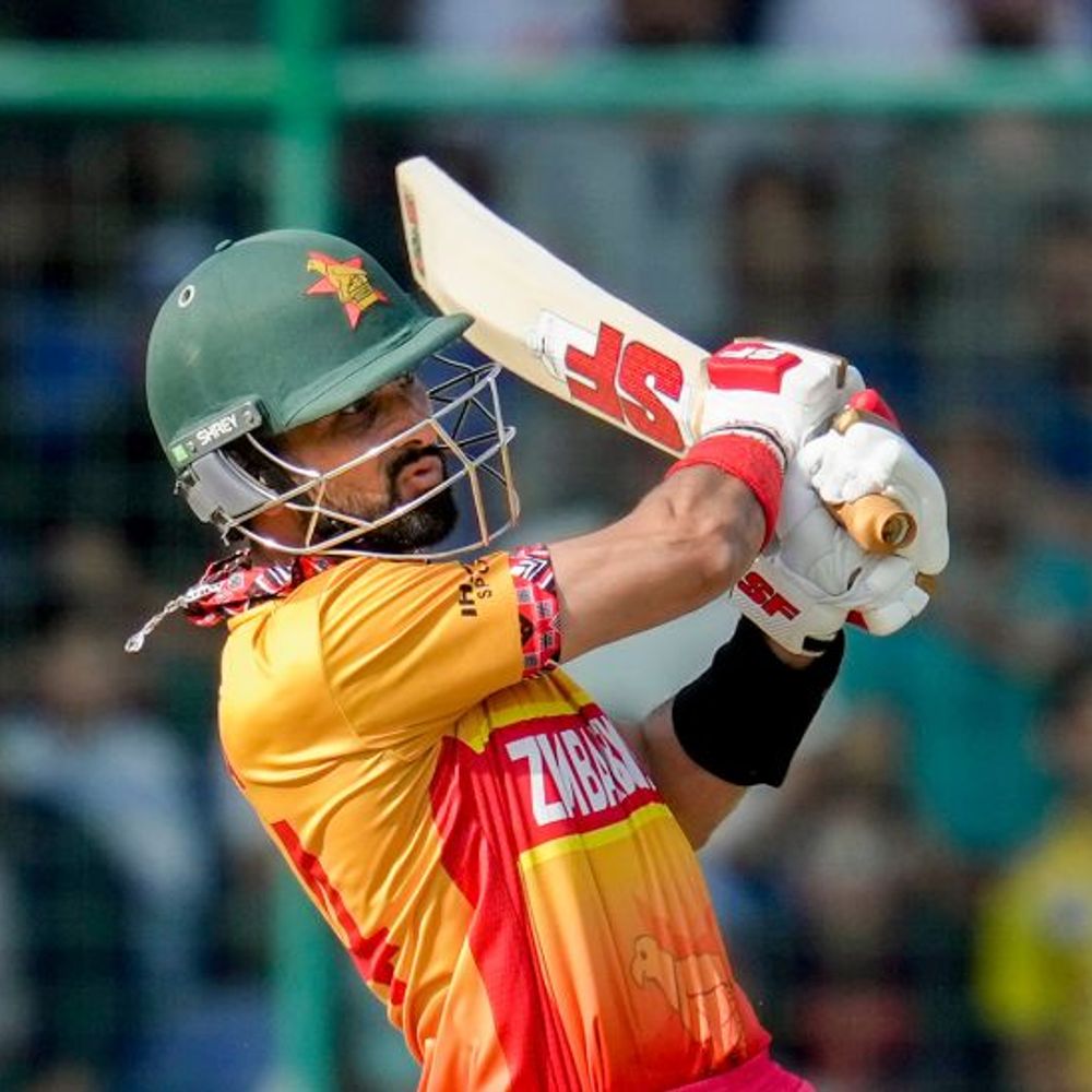 वर्ल्डकप सुपर-8; जिम्बाब्वे का छठा विकेट गिरा:कप्तान सिकंदर रजा 73 रन बनाकर आउट, साउथ अफ्रीका के क्वेना मफाका को दूसरा विकेट