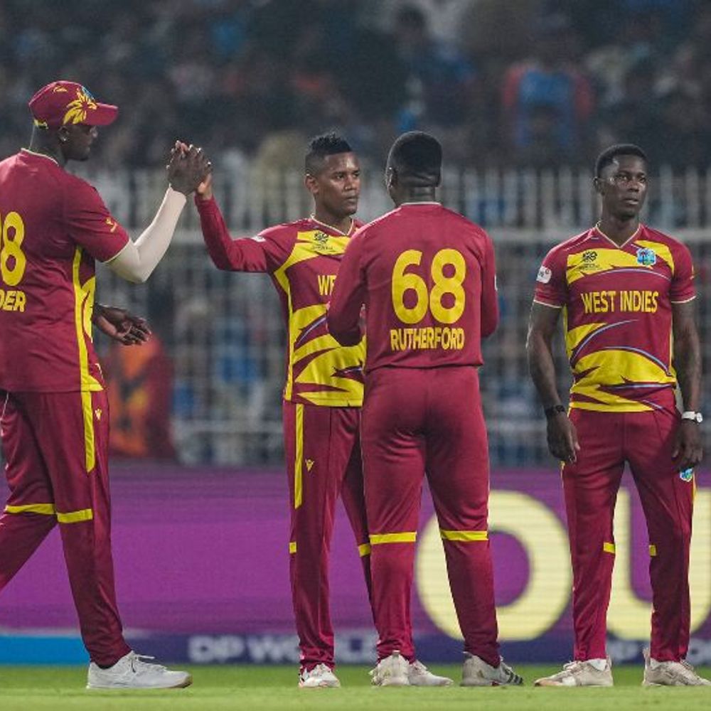 टी-20 वर्ल्डकप- पावरप्ले में भारत का दूसरा विकेट गिरा:अभिषेक और ईशान 10-10 रन बनाकर आउट; वेस्टइंडीज के खिलाफ भारत का स्कोर 67/2