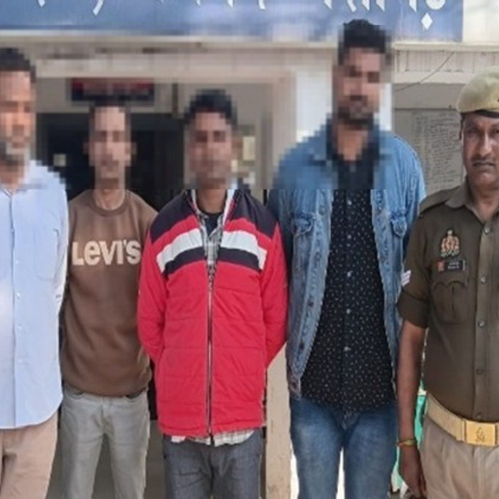 AMU: हाथ में कलावा देख बरसाईं लाठियां:जेएन मेडिकल कॉलेज में तीमारदार को कमरे में बंद कर पीटा, 4 सुरक्षाकर्मी भेजे जेल