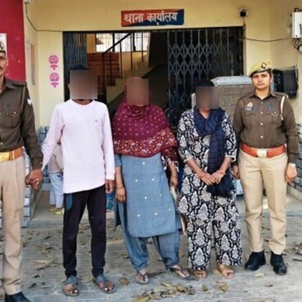 लखनऊ में 13 करोड़ का बैंक घोटाला:बैंक मित्र की पत्नी-मां और नौकर गिरफ्तार, 12 करोड़ के ट्रांजेक्शन मिले