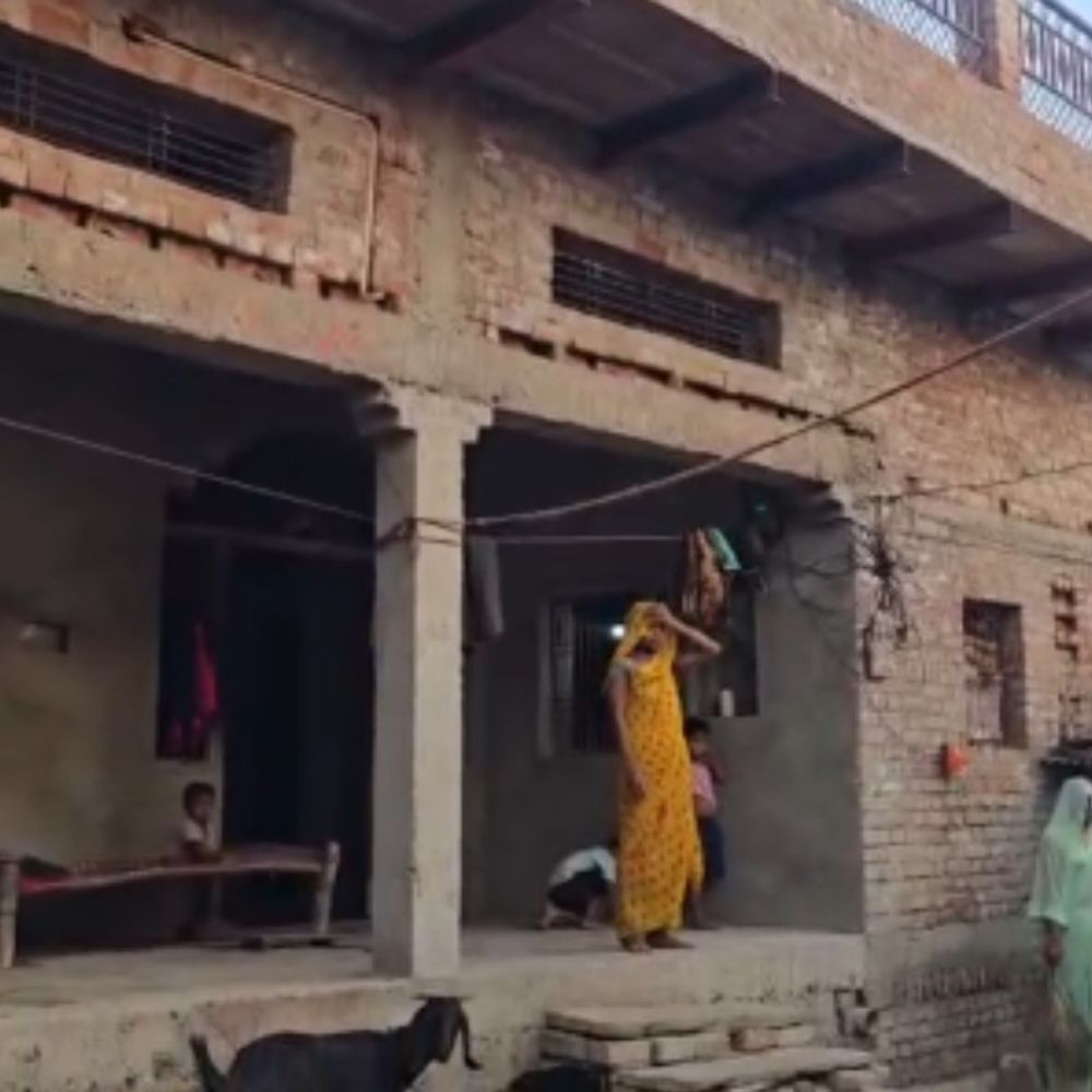 मिर्जापुर के मजदूर दुबई-इजराइल में फंसे, VIDEO:बोले- सायरन बजते ही भागना पड़ रहा, तनाव के बीच काम जारी