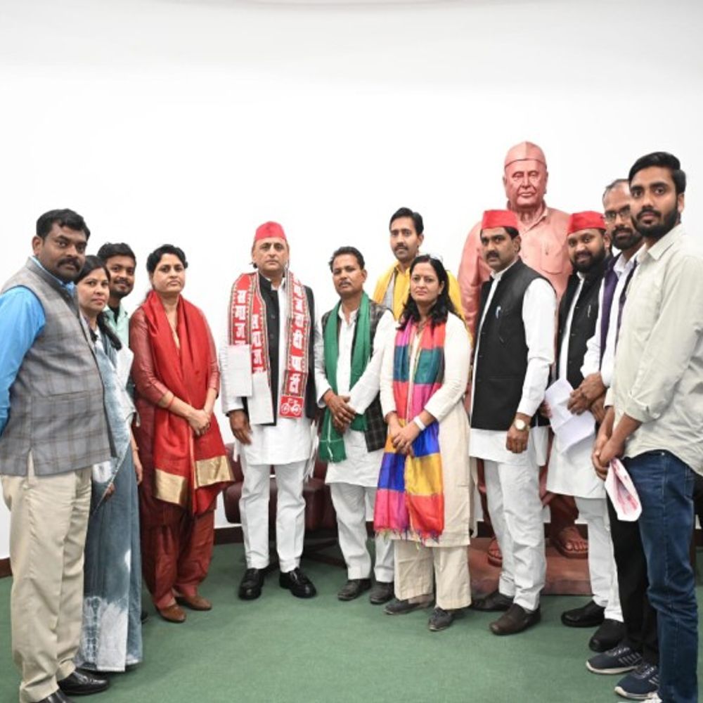 सपा में शामिल-होकर कहा-अब पोस्टर में भी पापा नही दिखते:शाहजहांपुर में पूर्व मंत्री की बेटी बोलीं- पिता का नाम आगे बढ़ाना, पार्टी को मजबूत करना है