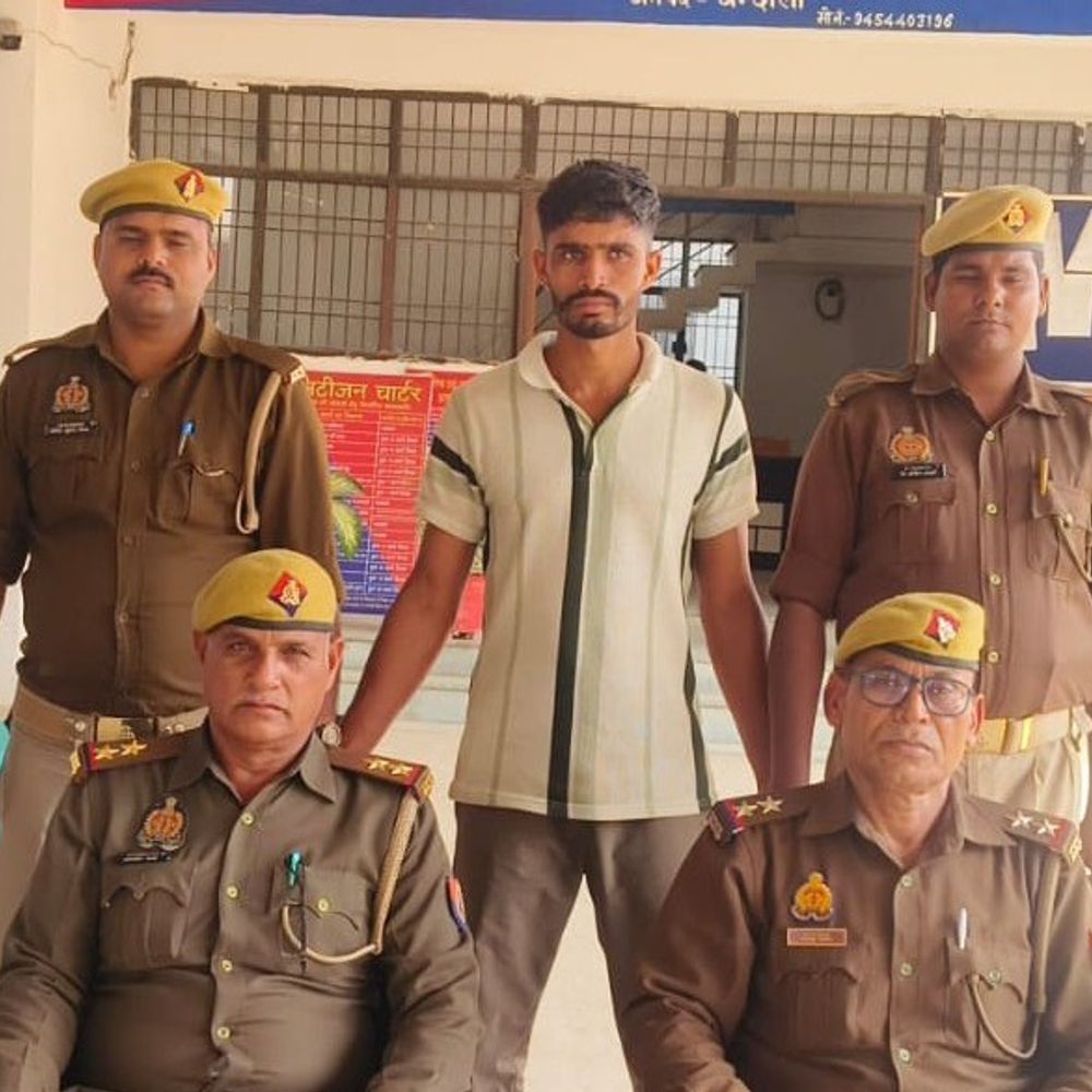 चंदौली में गौवंश तस्करी का आरोपी गिरफ्तार:इलिया पुलिस ने फरार आशुतोष दुबे को दबोचा, दो मामले दर्ज