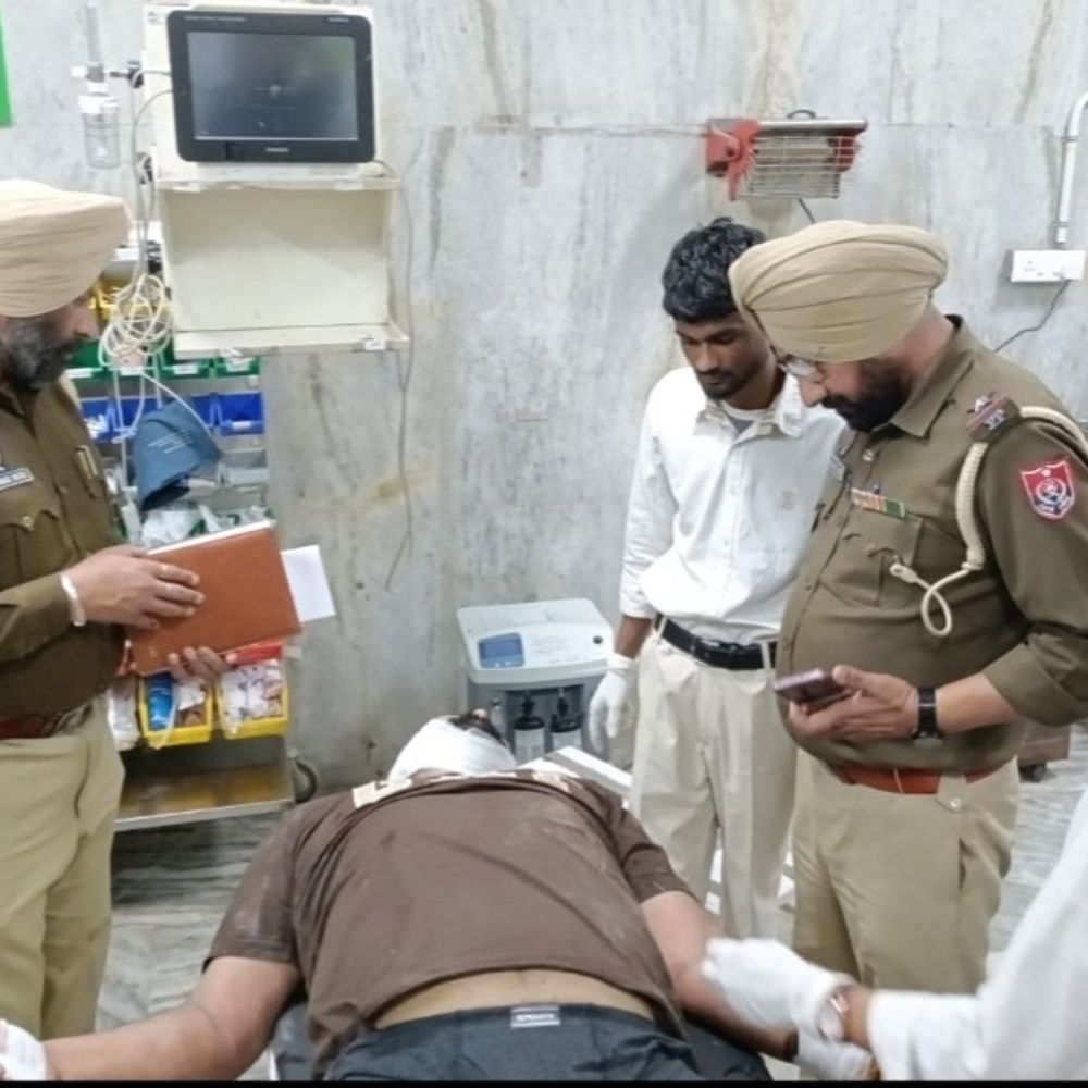 मोगा में तेजधार हथियारों से किया हमला:  पुरानी रंजिश में की वारदात, लोगों ने किया फायरिंग का दावा – Moga News