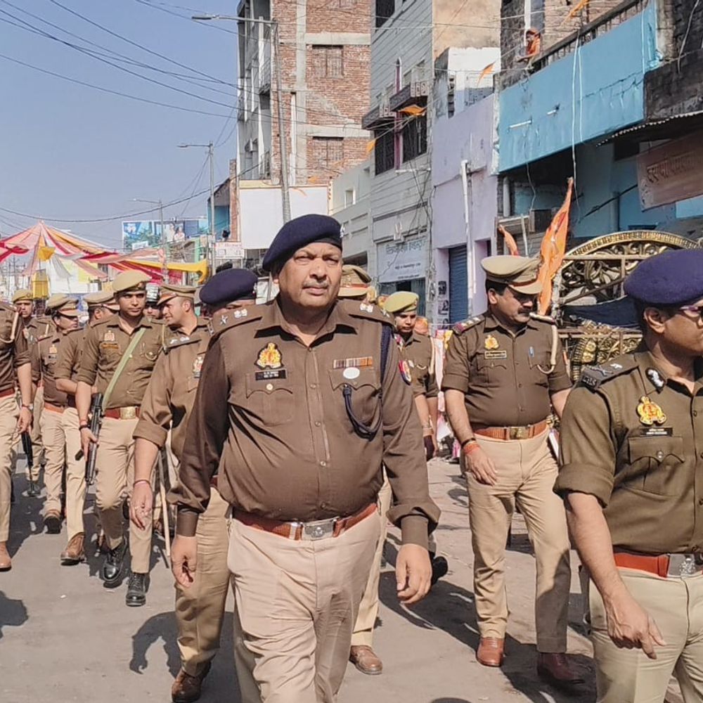 देवीपाटन मंडल के आईजी बहराइच पहुंचे:अधिकारियों के साथ होली-रमजान की सुरक्षा व्यवस्था का जायजा लिया