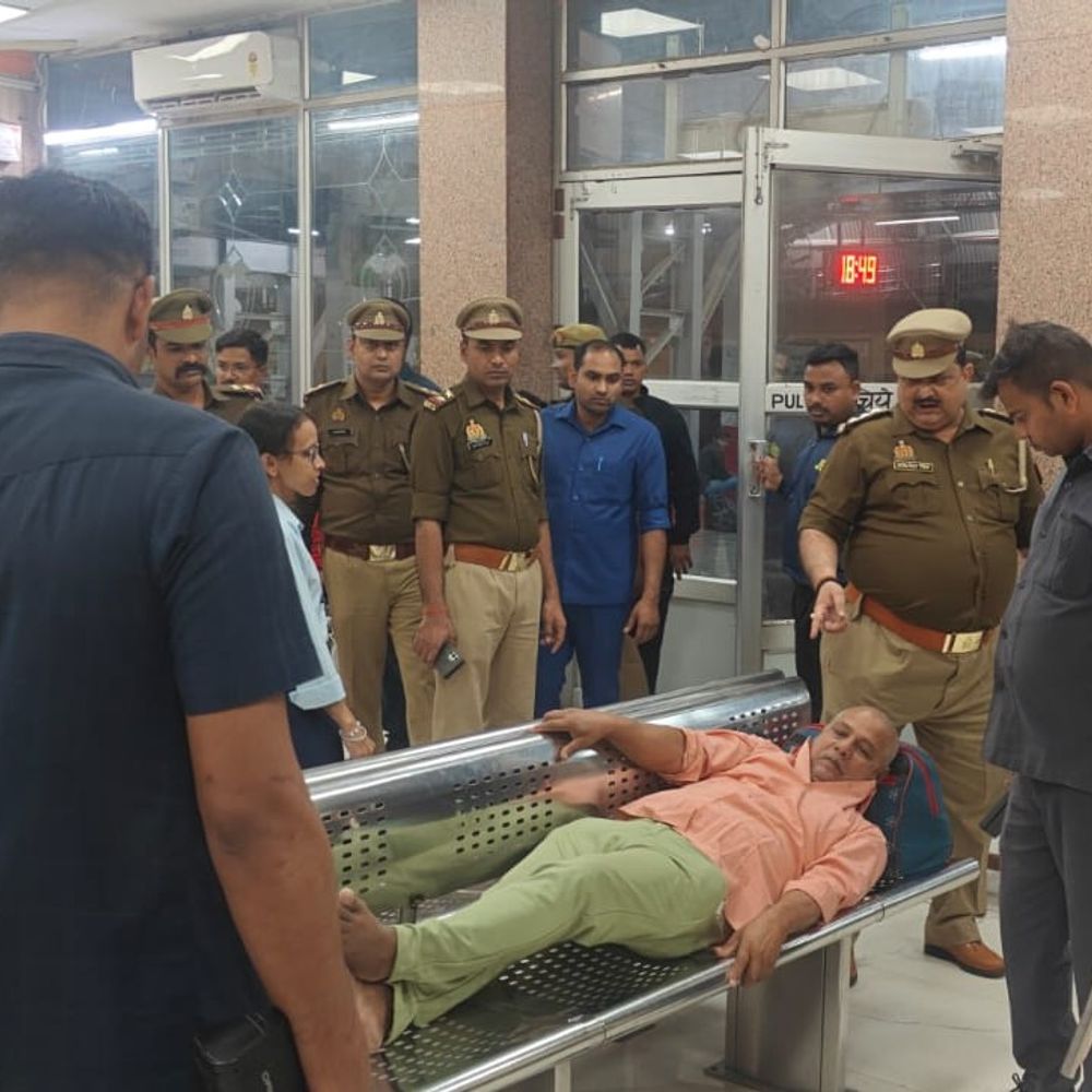 होली पर प्रयागराज जंक्शन पर सुरक्षा कड़ी:जीआरपी ने BDDS टीम के साथ स्टेशन खंगाला, संदिग्धों की तलाशी