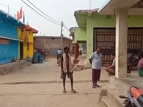 इस गांव में मंगलवार-शनिवार को ही खेलते हैं होली:  अन्य दिन पड़ने पर नहीं मनाते त्योहार, लोग बोले- अनहोनी होती है, 100 साल पुरानी परंपरा – Chhattisgarh News