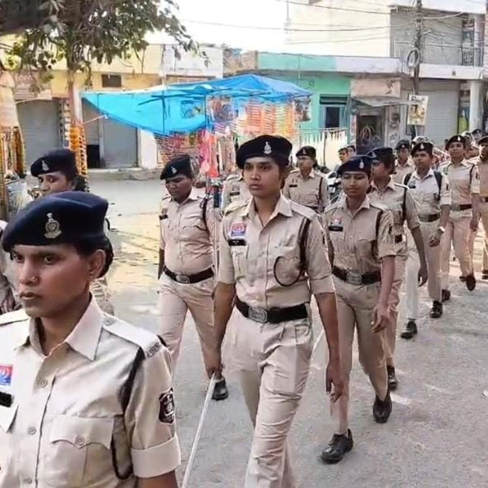 धमतरी में होली पर प्रशासन सख्त, फ्लैग मार्च निकाली:  300 से अधिक जवान तैनात, हुड़दंगियों को चेतावनी जारी – Dhamtari News