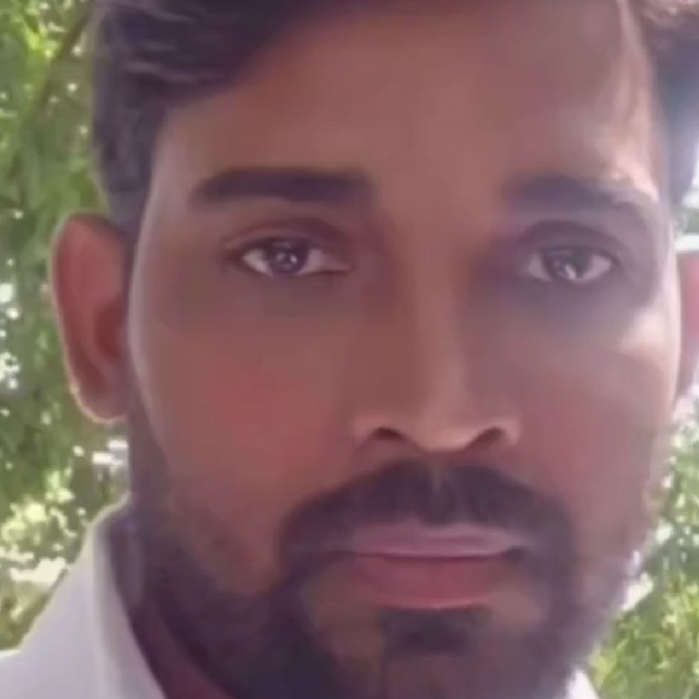 देवरिया शिक्षक आत्महत्या प्रकरण में नया AUDIO आया सामने:लिपिक से बातचीत में चेक पास कराने की गुहार लगाते दिखे, आर्थिक रूप से परेशान थे