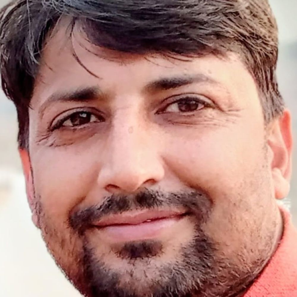 किसान नेता पवन तेवतिया की गाड़ी का एक्सिडेंट:गन्ने से भरी ट्रैक्टर-ट्रॉली ने मारी टक्कर, दो घायल