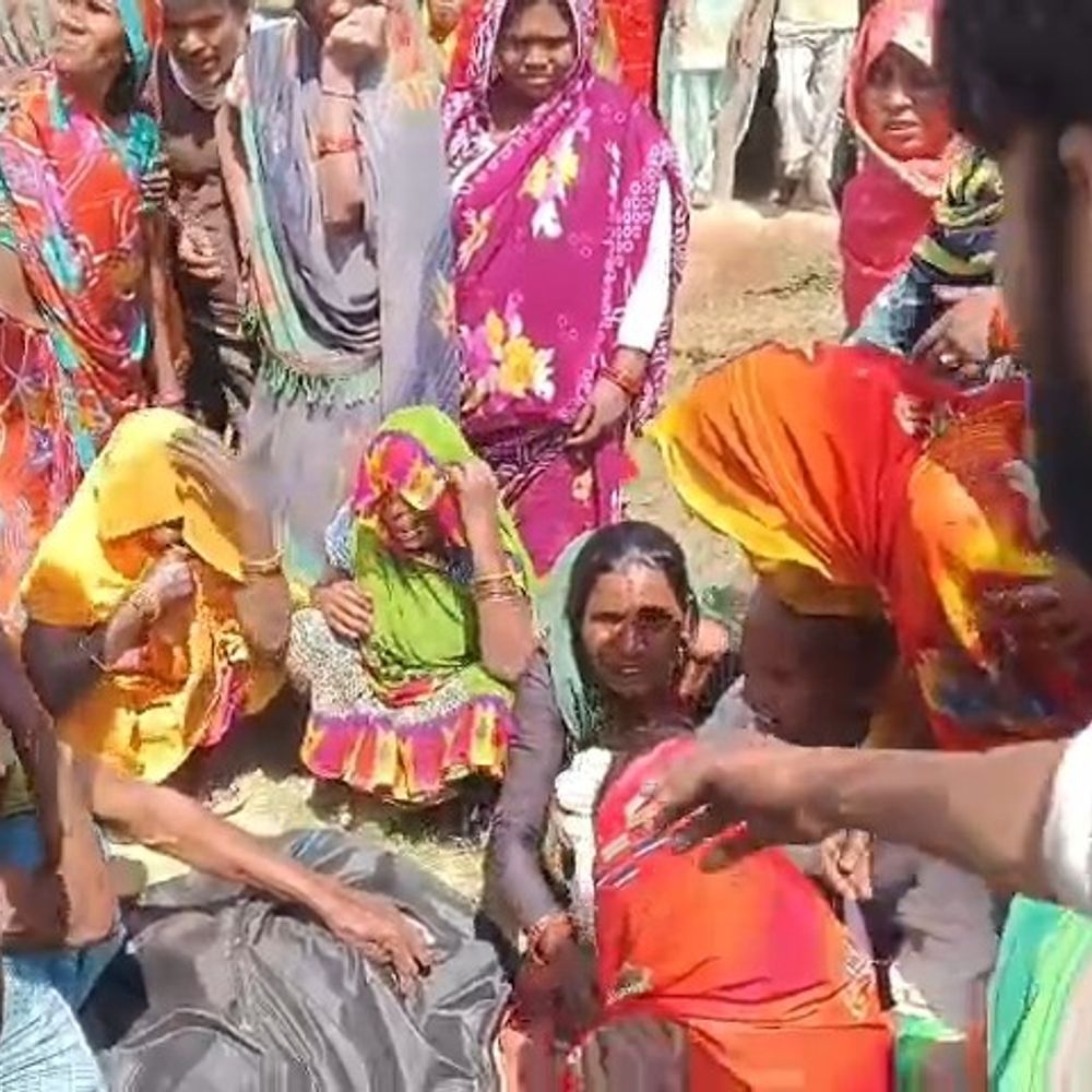 सीतापुर में दो बाइकों की आमने सामने टक्कर:बुलेट सवार युवक की मौत, एक राहगीर घायल, दूसरा बाइक सवार मौके से फरार