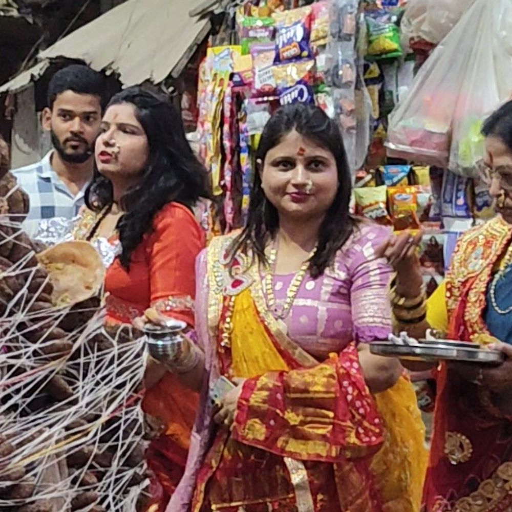 सीतापुर में 4863 स्थलों पर होलिका दहन आज:शुभ मुहूर्त मध्य रात्रि 11:53 से 12:50, होलिका दहन स्थल पर पुलिस की तैनाती