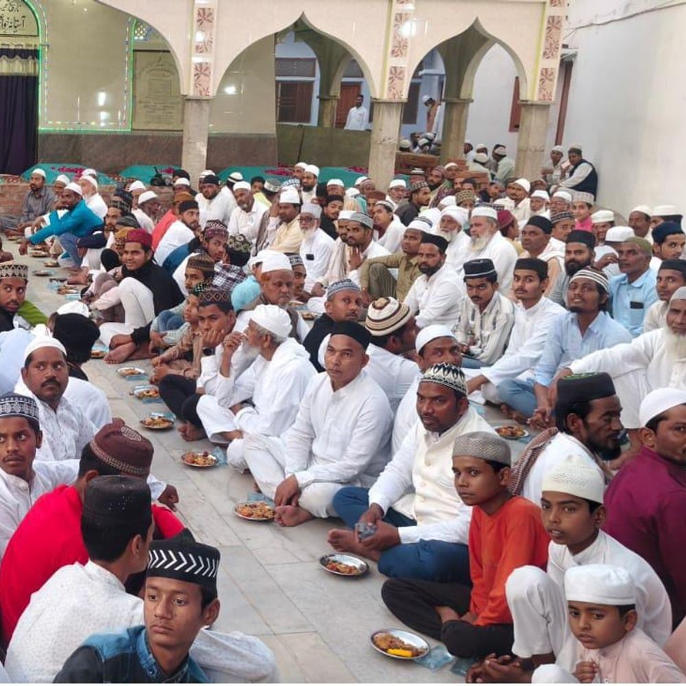 औरैया में ख्वाजा बंदा नवाज की सालाना फातिहा:अकीदत से हुई, रोजा इफ्तार का भी एहतिमाम