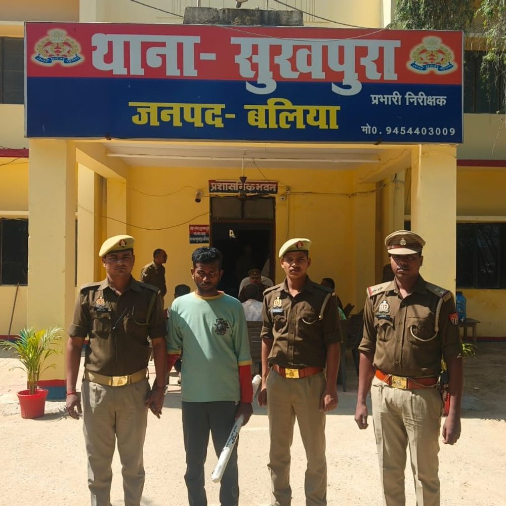 बलिया में पति ने की थी पत्नी की पीटकर हत्या:रातभर शव के पास बैठ रहा, सुबह घर से हुआ था फरार