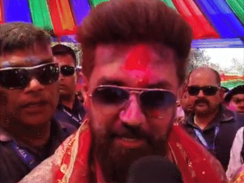 चिराग के दफ्तर में होली, रंग-गुलाल के बीच गूंजे ढोल:शादी के सवाल पर मुस्कुराए; वीणा सिंह बोलीं-राज्यसभा पर अंतिम फैसला अध्यक्ष का