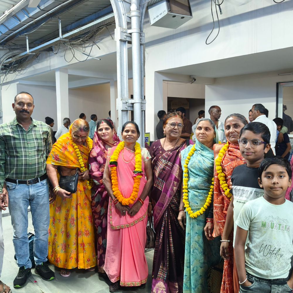 मुख्यमंत्री तीर्थ दर्शन योजना में जनप्रतिनिधि शामिल:  हरदा जिला पंचायत अध्यक्ष, पत्नी सहित 170 यात्री अयोध्या-वाराणसी रवाना, तहसीलदार बोले- लॉटरी से हुआ चयन – Harda News