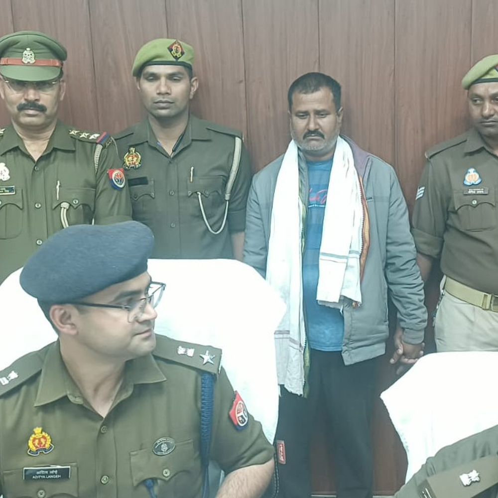 चंदौली में 4 लोगों को गोली मारने वाला आरोपी गिरफ्तार:पुलिस ने अवैध पिस्टल और बुलेट बाइक भी बरामद की